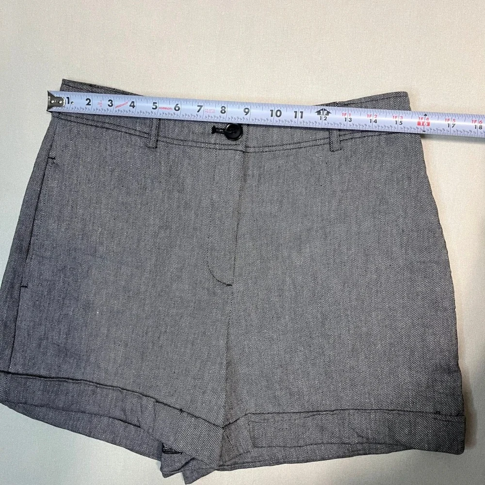 LOFT Women's Shorts‎ Gray Linen Blend Herringbone Cuffed Style - Size 4